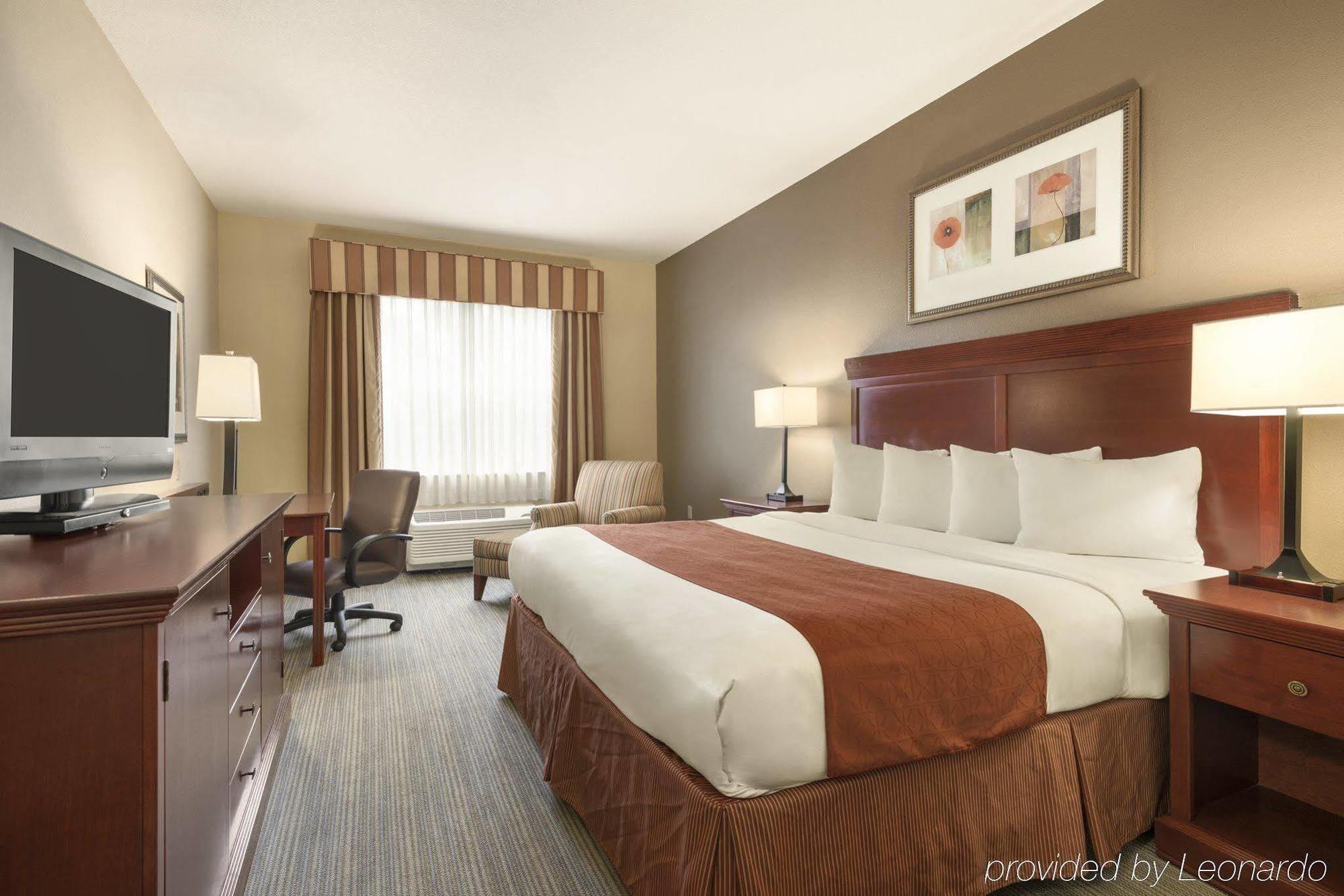 Seffner Inn And Suites Exterior photo