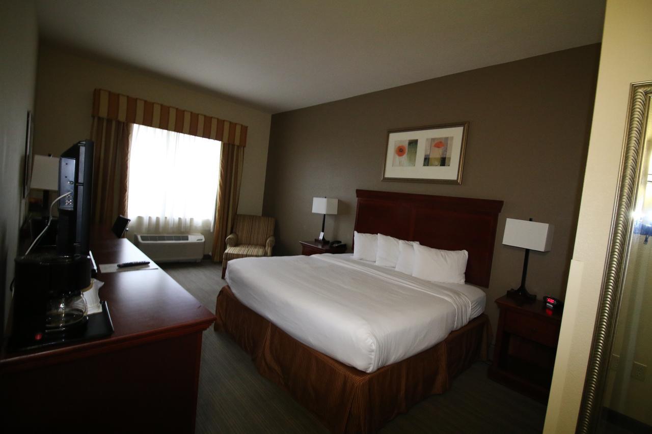 Seffner Inn And Suites Exterior photo