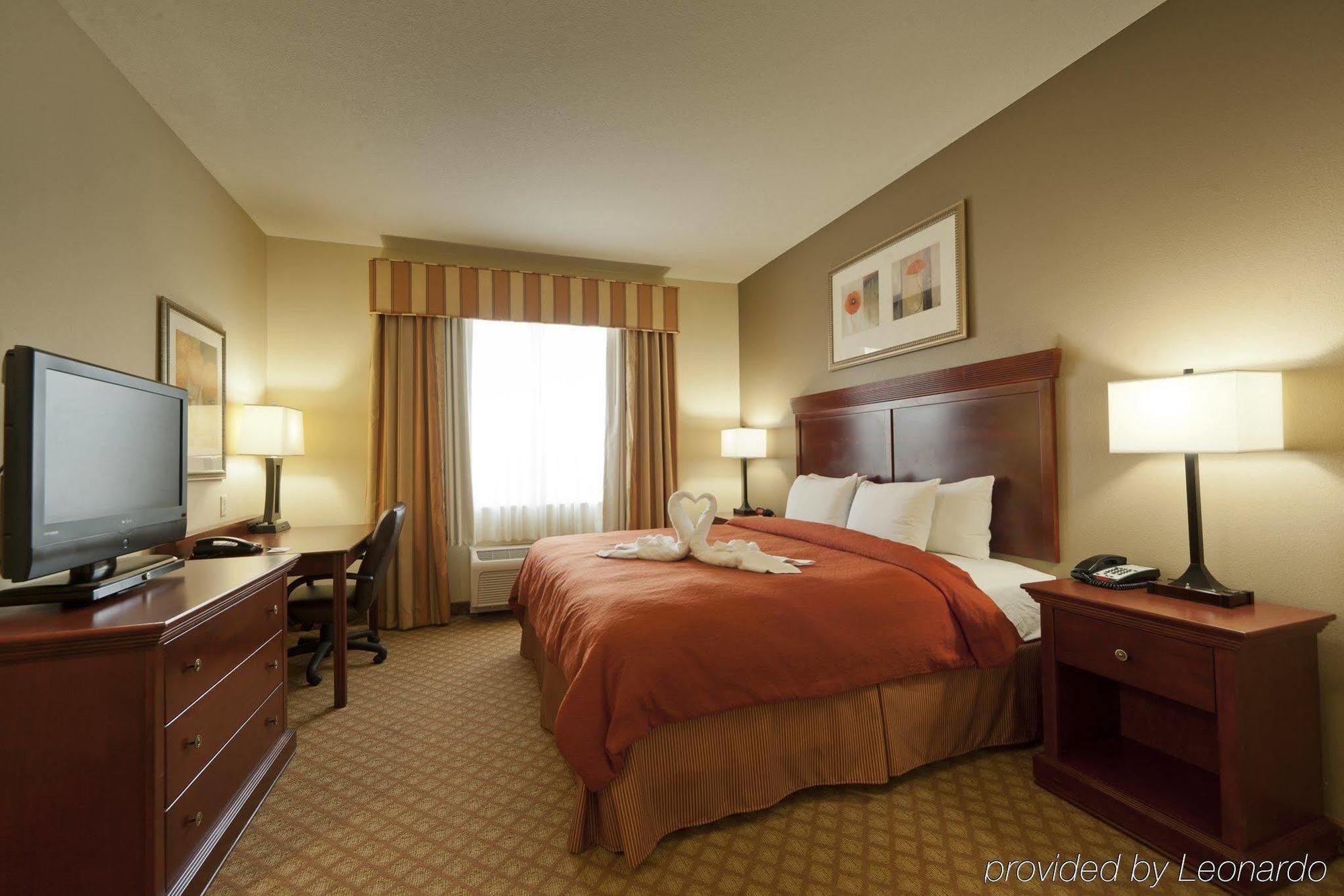 Seffner Inn And Suites Exterior photo